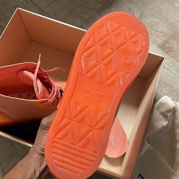 Louis Vuitton preach tattoo print sneakers limited edition size 8.5 mens - Picture 6 of 6